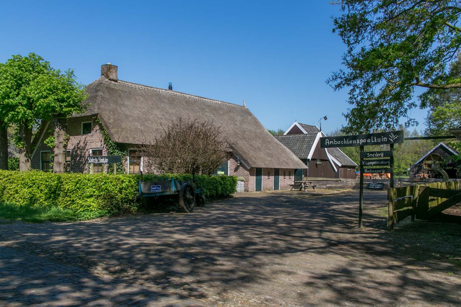 De Houtzagerij, één van de ambachten in de Ambachtentuin De Houtzagerij, één van de ambachten in de Ambachtentuin